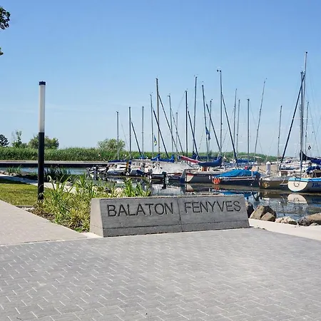 Awesome In W 3 Bedrooms * Balatonfenyves